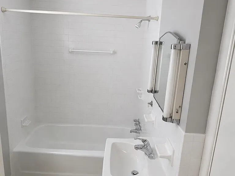 44 Arthur St #1 — Photo 4