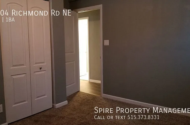 1504 Richmond Rd NE — Photo 6