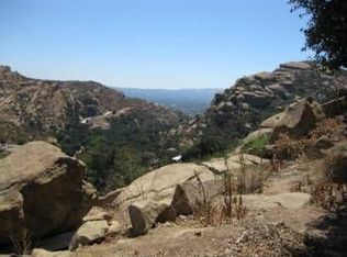 5 Box Canyon Rd, Canoga Park, CA 91304