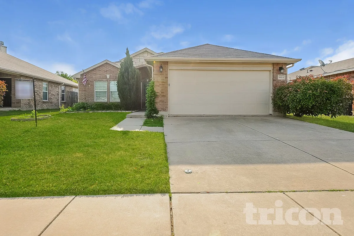 Building Photo - 16824 Pinery Way