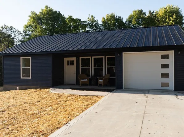 22 Summit Ave, Shelby, OH 44875