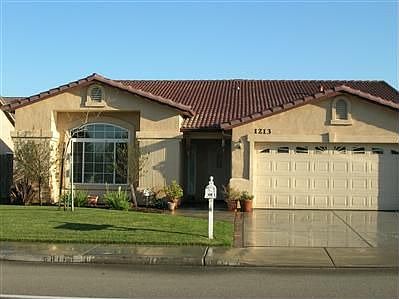 Love this single story Ripon home! Call for a tour.