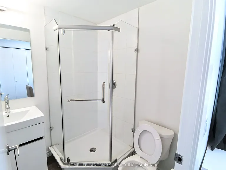 268 Lester St #711 — Photo 8