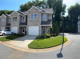 628 Friendway Rd, Greensboro, NC 27410