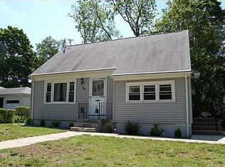 67 School St, Johnston, RI 02919