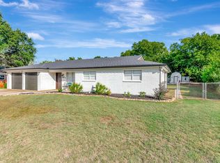 304 Arcadia St, Hurst, TX 76053