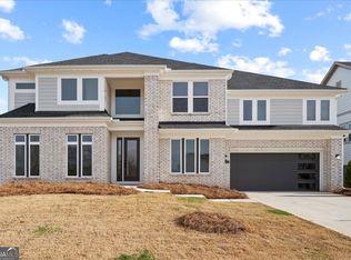 247 Clear Lake Pkwy, Hoschton, GA