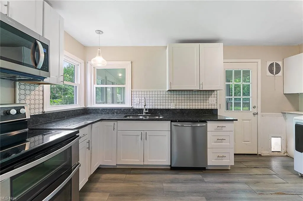 3 bed, 1163 sqft, $1,400 — Photo 2