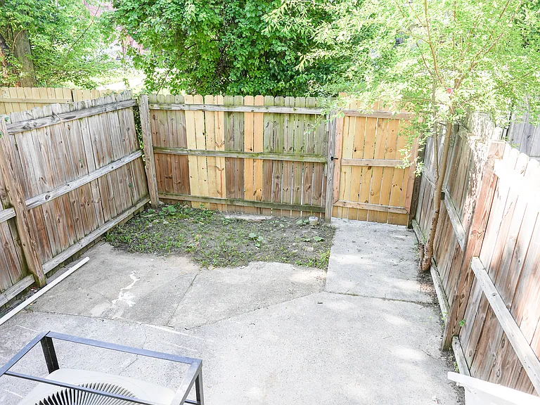 Clifton Ave — Photo 14