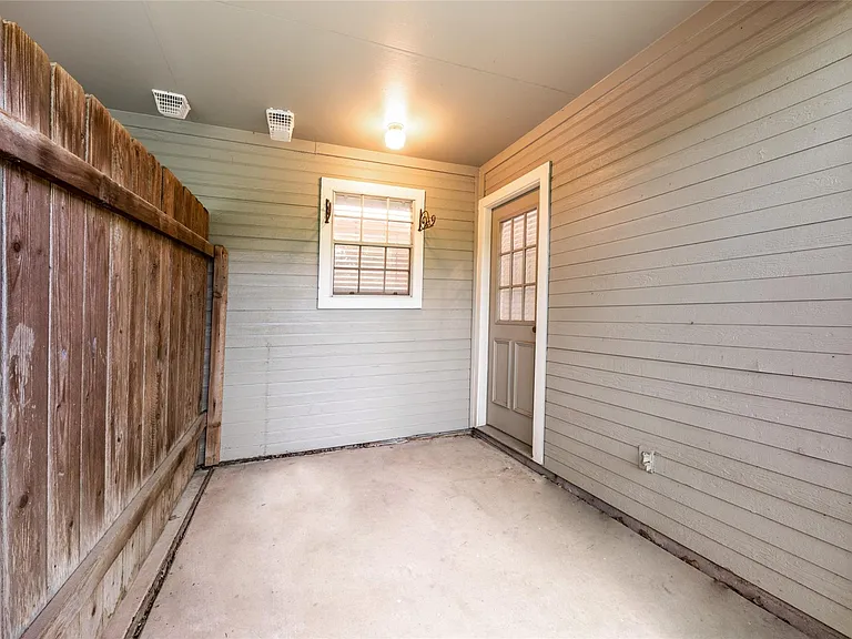 1304 Danbury Sq #A — Photo 18
