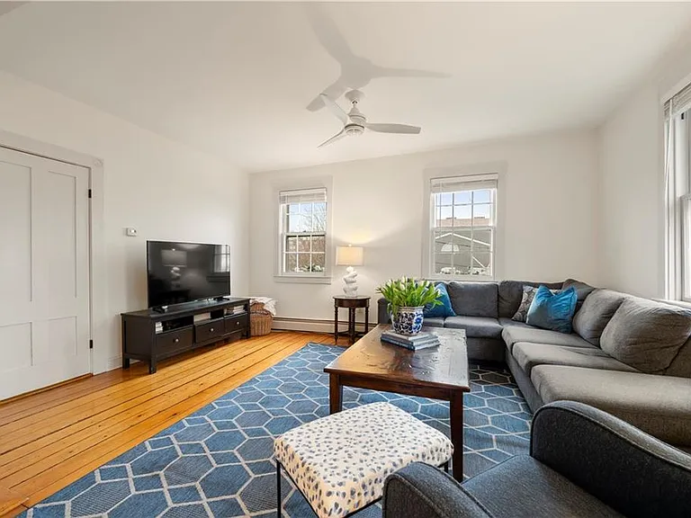 35 Marsh St — Photo 11