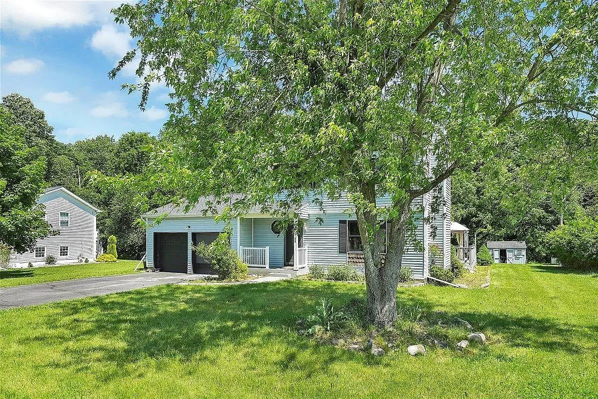 5 bed, 2494 sqft, $3,450 — Photo 3