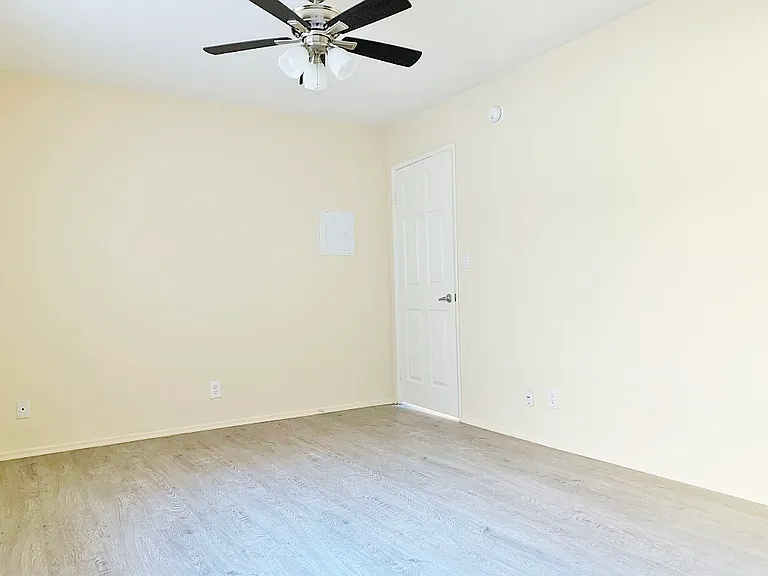Lido Apartments - 3500 Mentone Ave — Photo 13