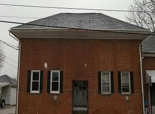 15 Center St APT 4, Hanover, PA 17331