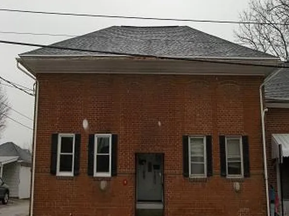 15 Center St APT 4, Hanover, PA 17331