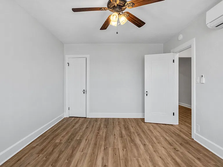 742 Washington Park #B4 — Photo 20