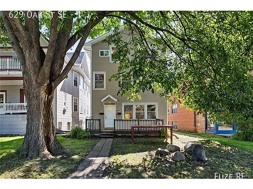 629 Oak St SE Photo 1
