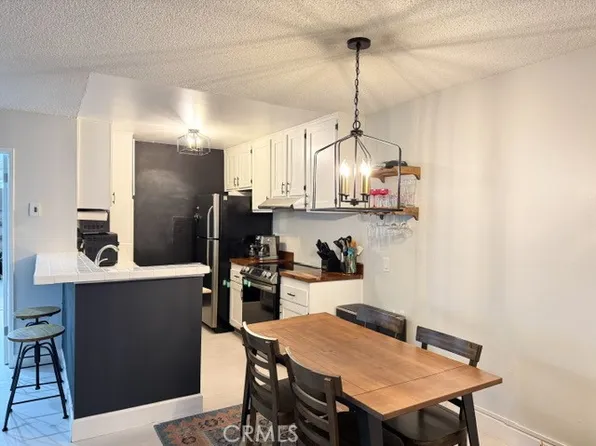 23515 Lyons Ave Unit 105, Santa Clarita, CA 91355