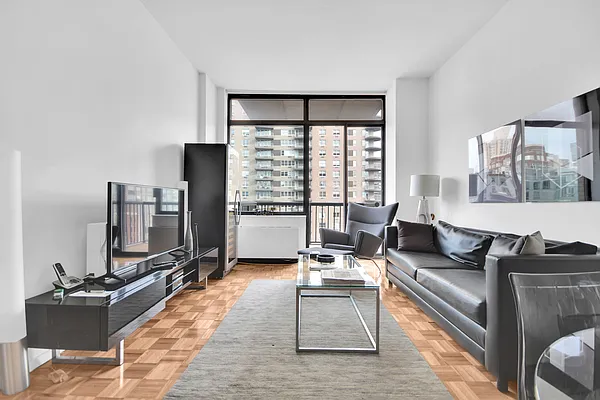Rented by Compass | media 16