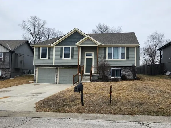 11510 E 208th St, Peculiar, MO 64078