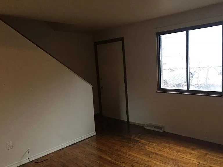 30 Auburn St — Photo 7