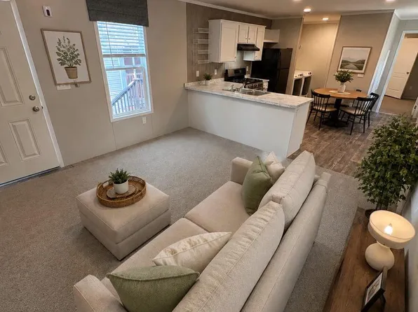 68 Ashwood Ln, Phoenixville, PA 19460