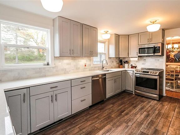 5th image of 16 Mount Vernon Cir