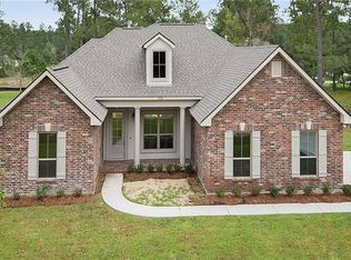 9516 Sugar Maple Ln, Westwego, LA 70094