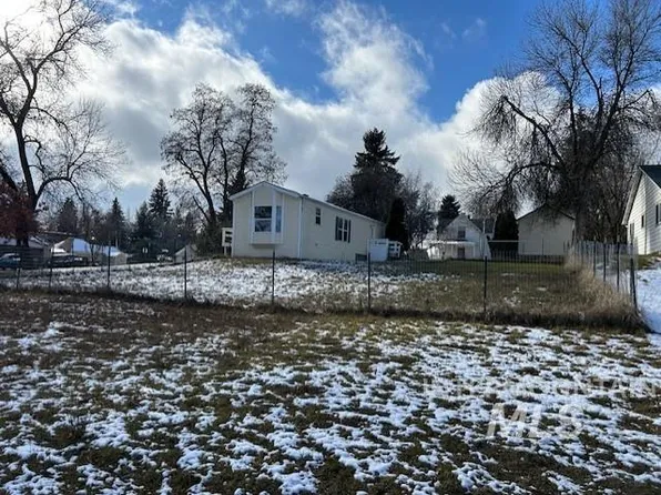 711 4th Ave, Nezperce, ID 83543