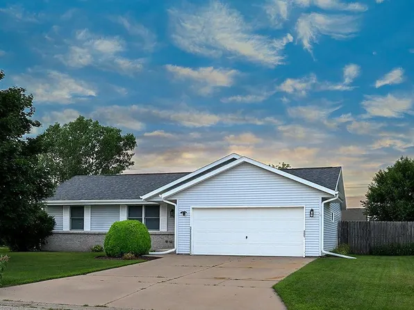 3840 Braemore Drive, Janesville, WI 53548