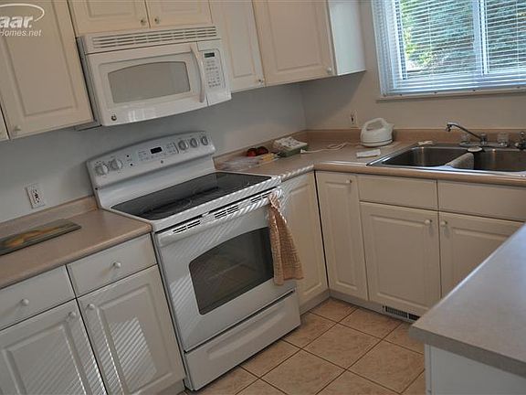 5th image of 9450 Deer Park Ct