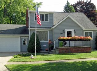 534 S 1st St, Harbor Beach, MI 48441