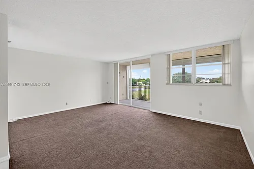 3100 W Rolling Hills Cir #303 Photo 1