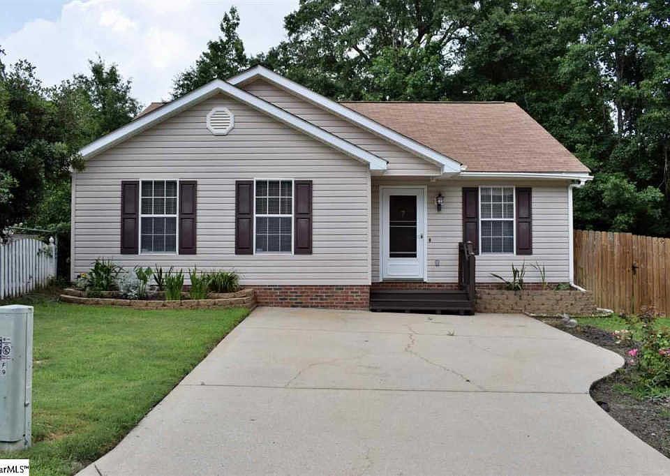 1st image of 7 River Hill Ct