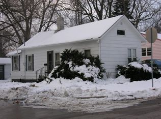 2130 A St, Iowa City, IA 52245