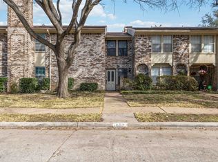 617 Towne House Ln, Richardson, TX