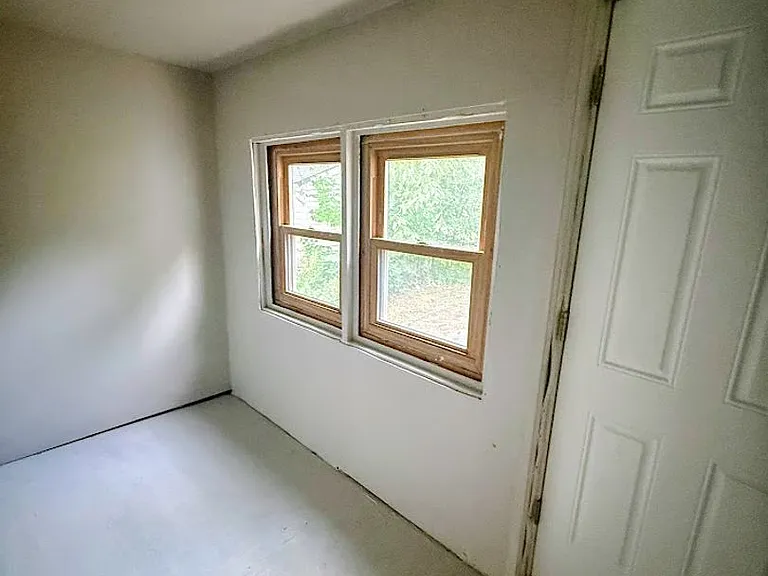 836 Stadelman Ave — Photo 2