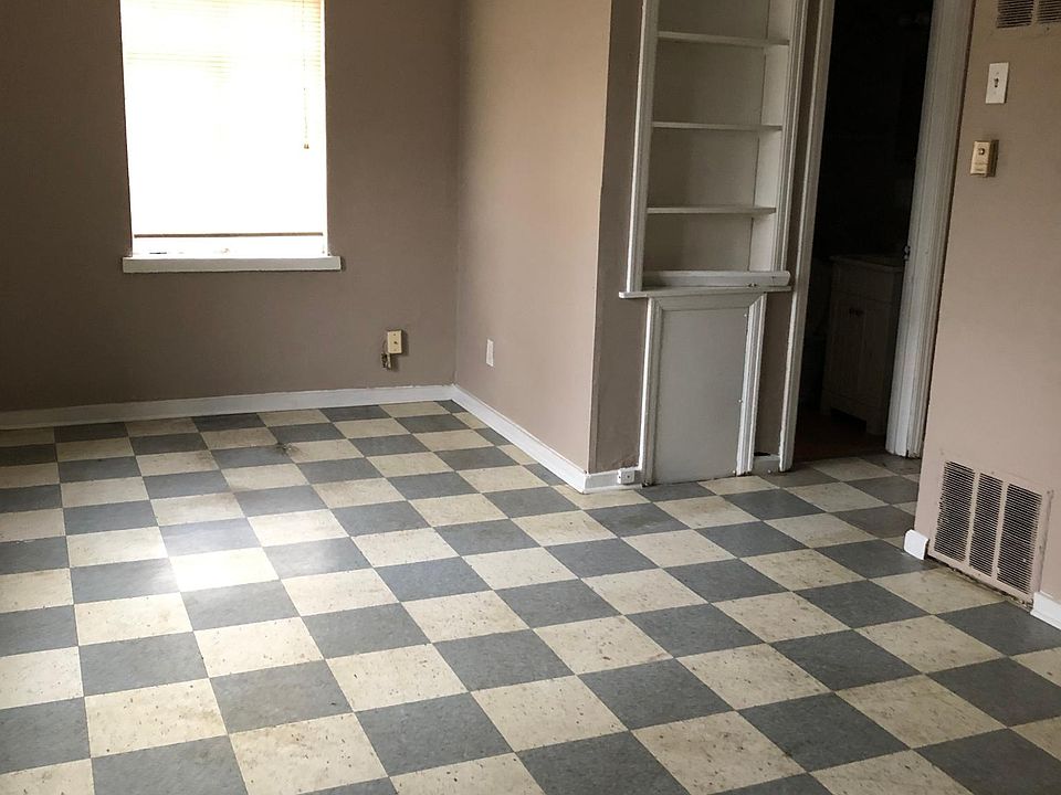 2nd image of 667 S Wheatland Ave