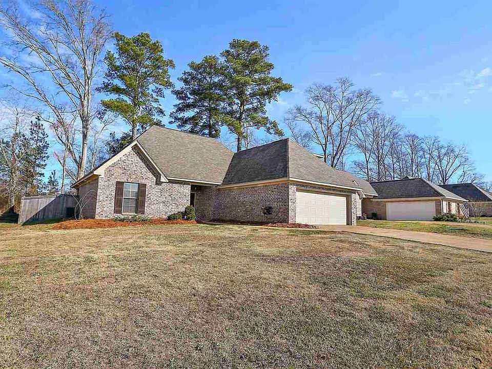 1st image of 142 Beechwood Cir