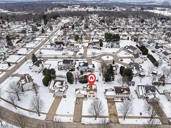 2nd image of 695 Hillcrest Dr