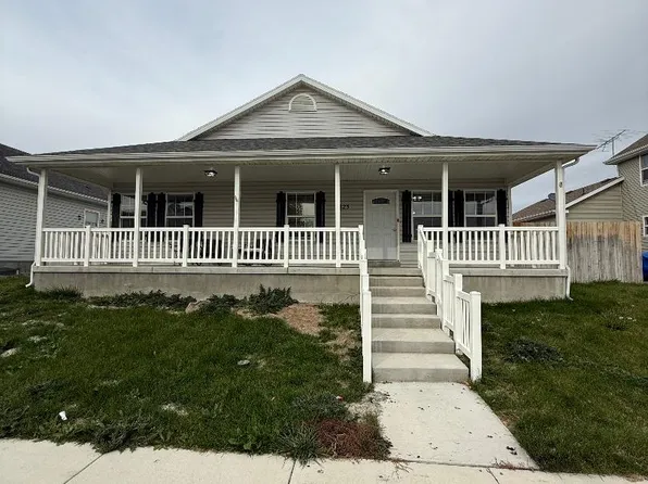 1823 E Cedar St, Eagle Mountain, UT 84005