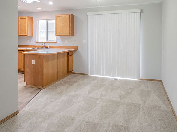 4th image of 5624 107th Pl NE