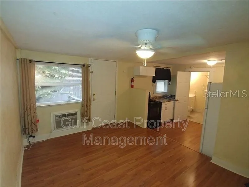 1 bed, 1.0 bath, 700 sqft, $1,099 — Photo 2