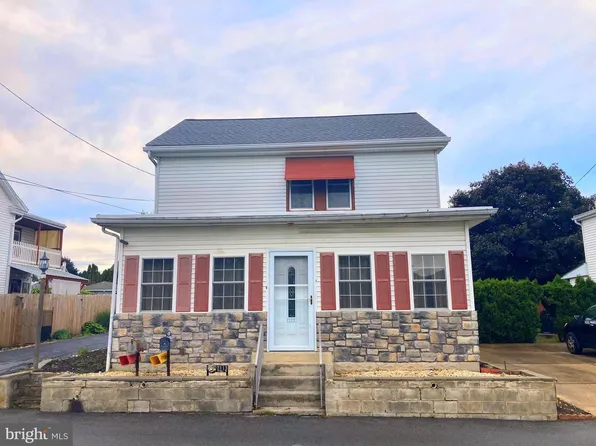 2113 Water St, Lebanon, PA 17046