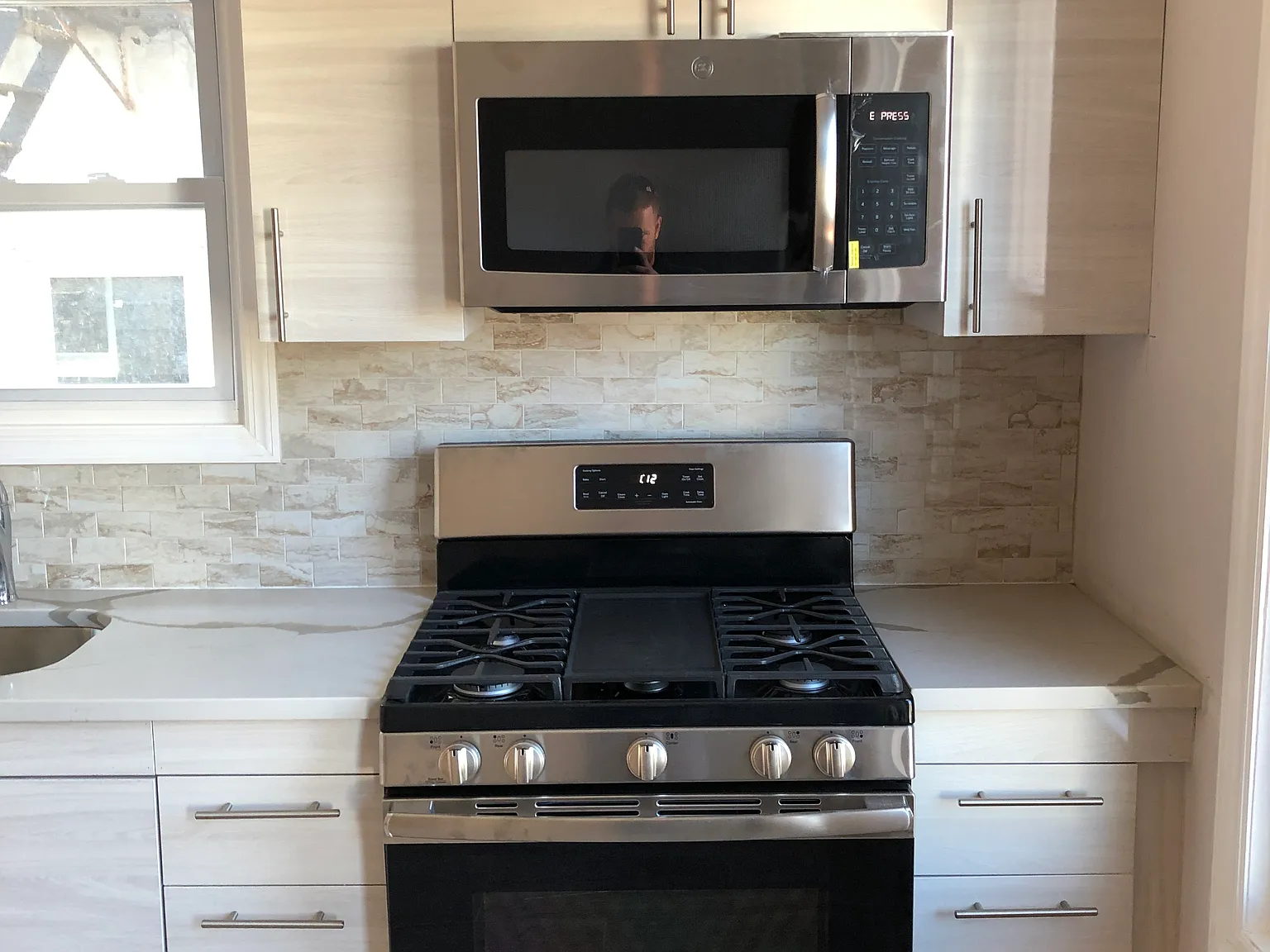 1 bed, $2,100 — Photo 4
