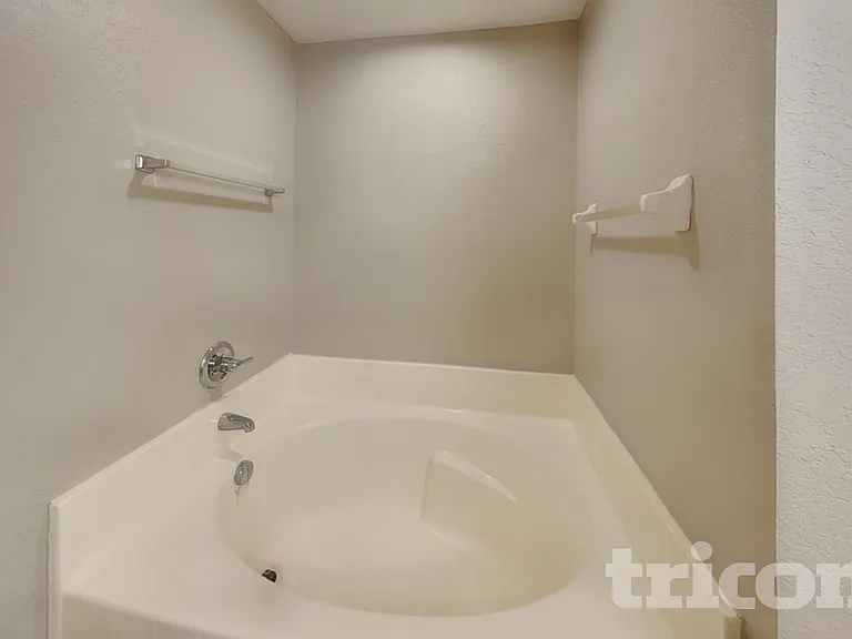 8 Matricaria Ct — Photo 11