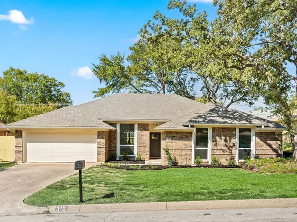 312 Bremen Dr, Hurst, TX 76054