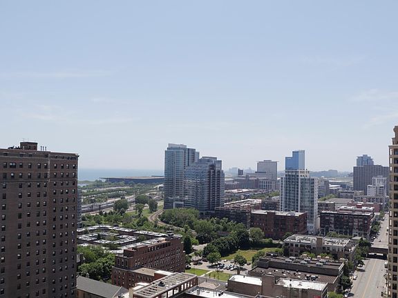 2nd image of 1401 S Michigan Ave #2304