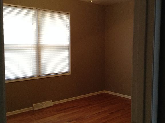 4th image of 8441 Grandview Ln