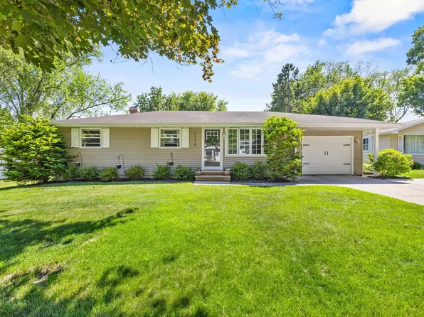 1779 Asbury Cir, Green Bay, WI 54303